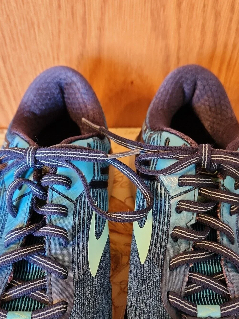 Brooks Adrenaline GTS 18 Pull Blue and Teal Running Shoe